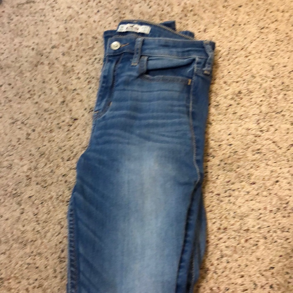 Women’s Hollister High Waisted Jeans - Picture 4 of 4